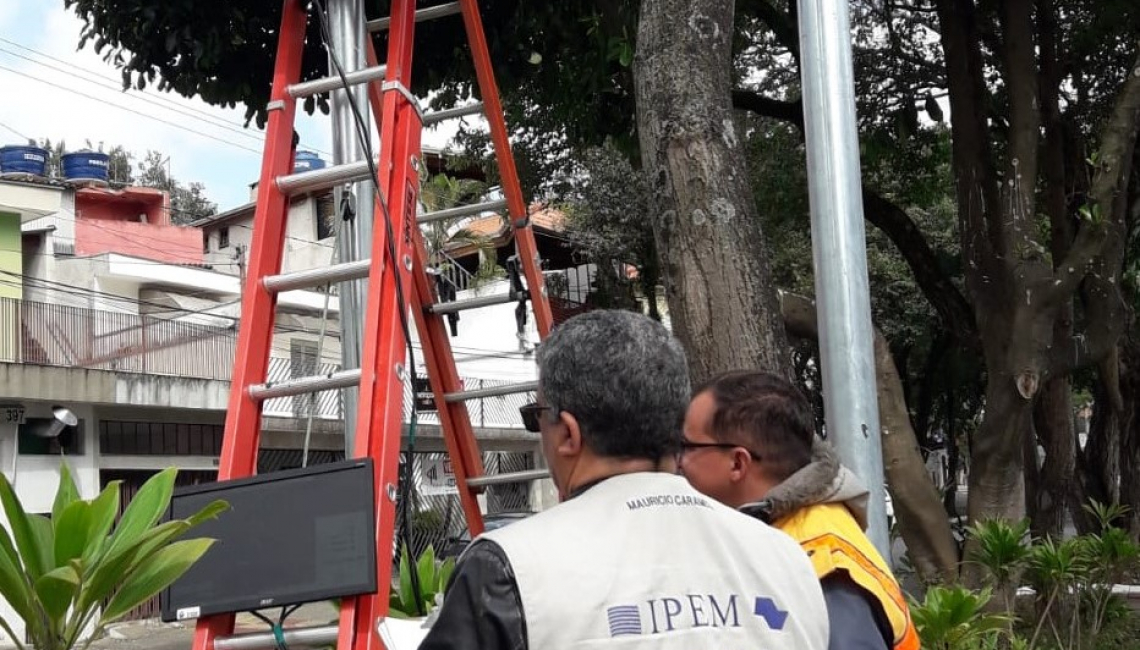 Em São Bernardo do Campo, Ipem-SP verifica radar na rua Fuad Mussa Cheid